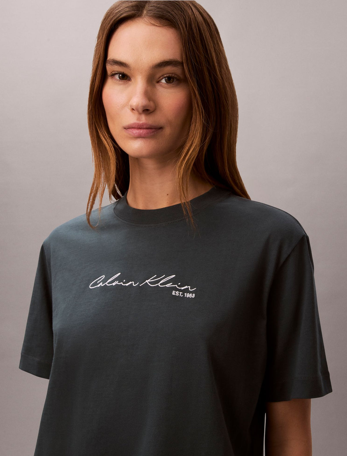 Script Logo Graphic Boxy T-Shirt - Calvin Klein Women