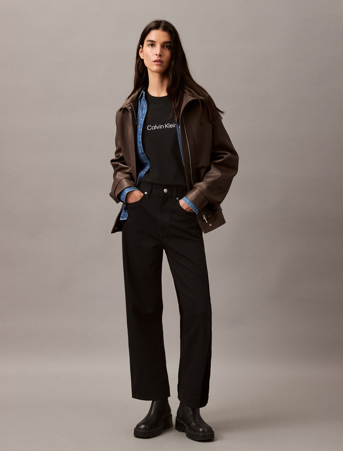 Standard Logo Boxy Fit Crewneck T-Shirt - Calvin Klein Women
